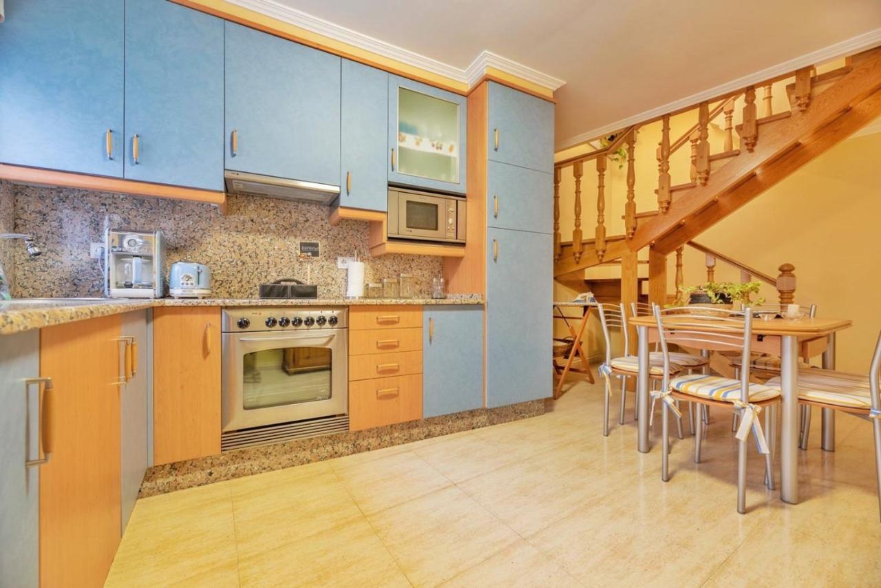 Casa Centro O Grove Con Terraza Y Asador Villa Bagian luar foto
